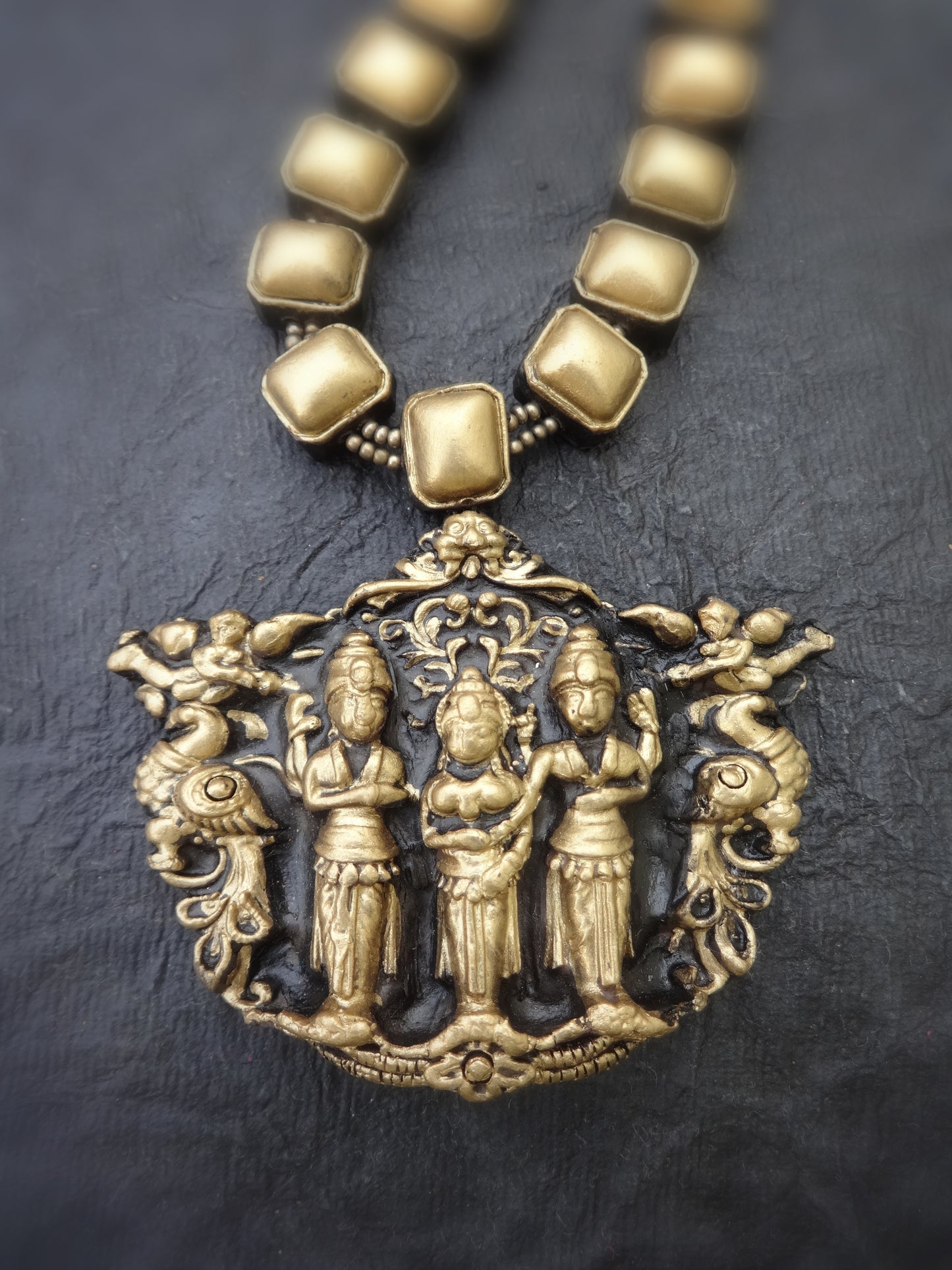 Indus Terracotta Dia — red & Gold Necklace Set