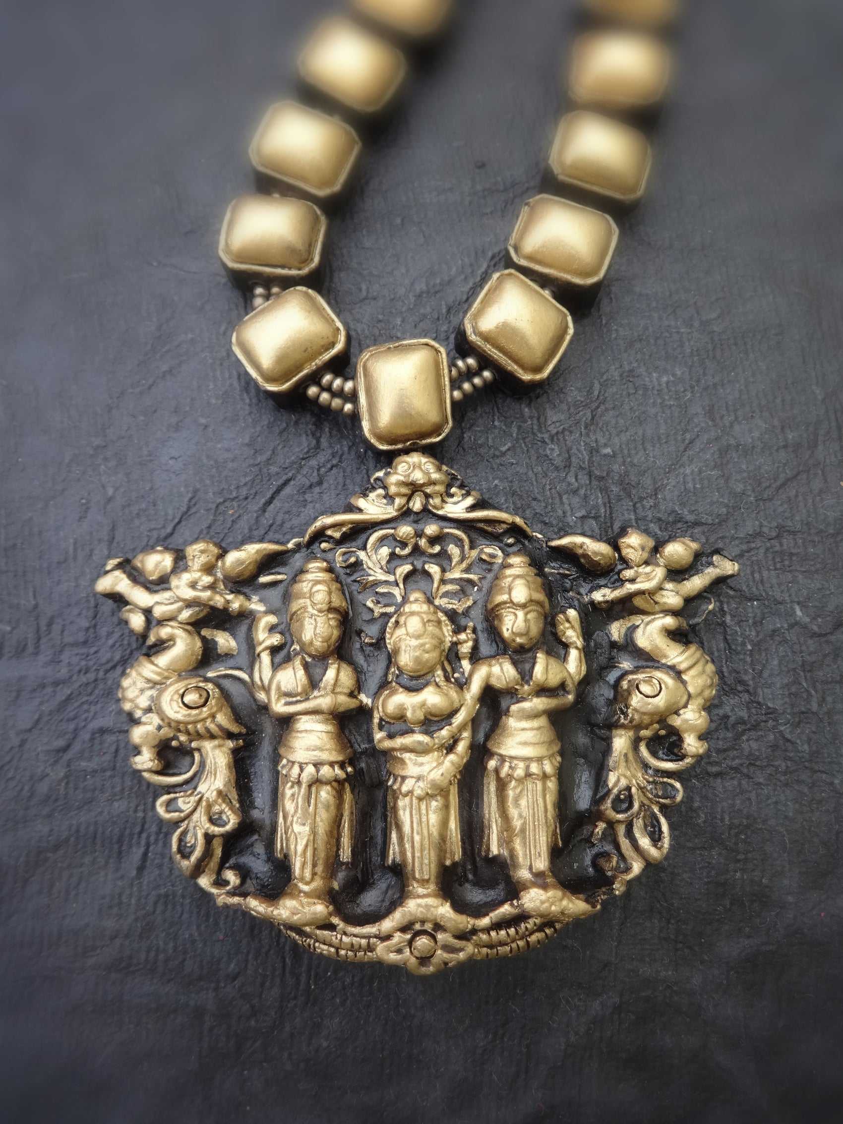 Indus Terracotta Dia — red & Gold Necklace Set