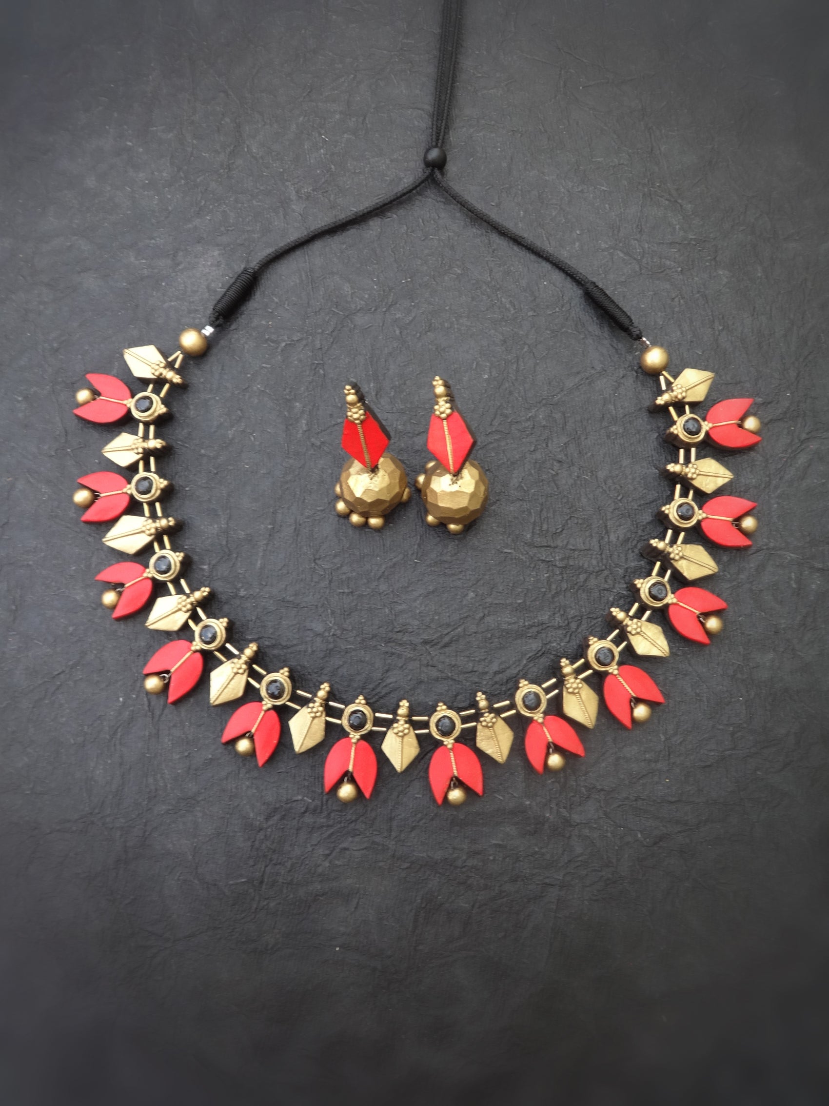 Indus Terracotta Nachiyar— red & Gold Necklace Set