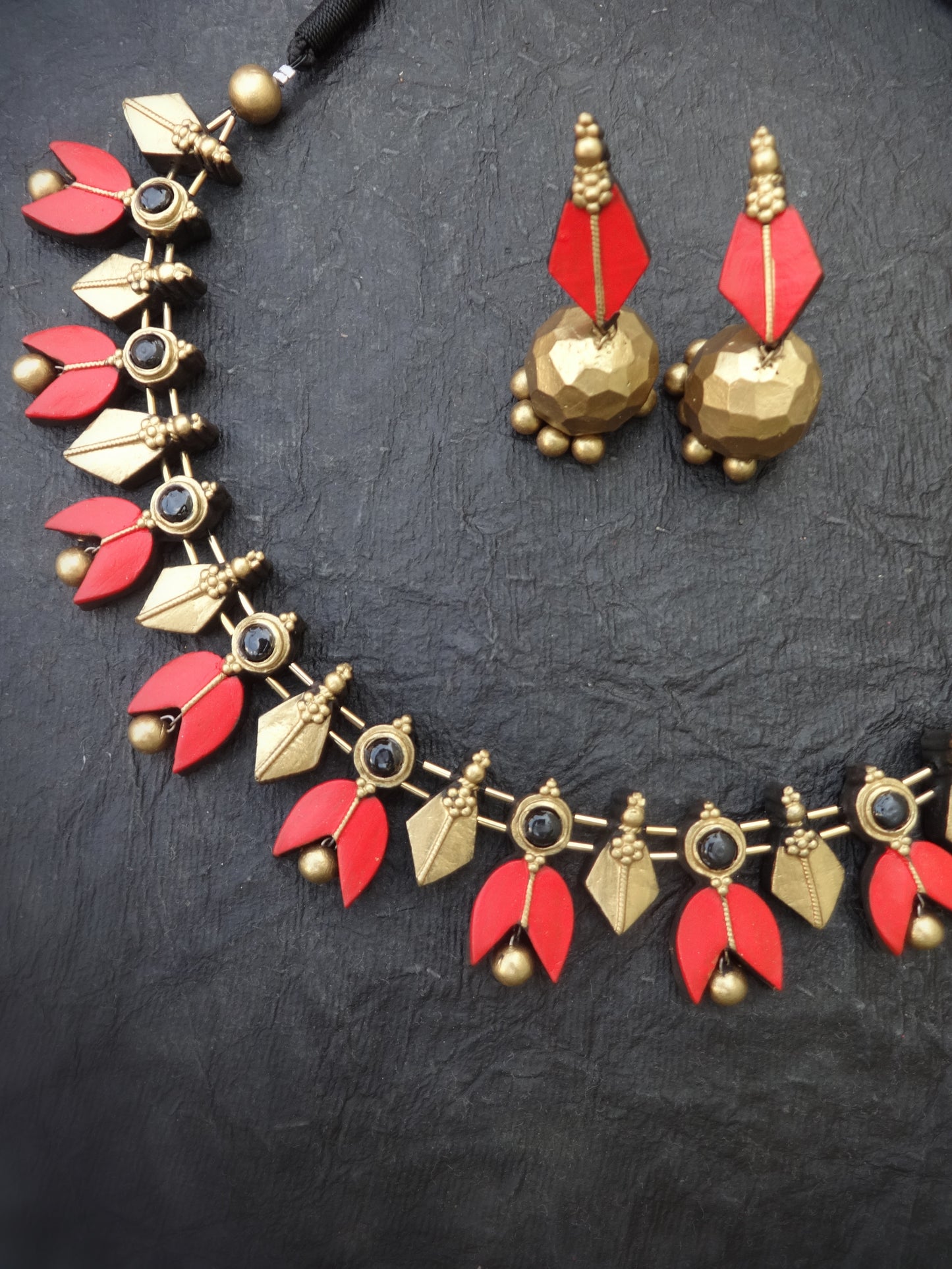 Indus Terracotta Nachiyar— red & Gold Necklace Set