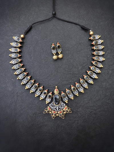 Indus Terracotta Dhivya — Grey & Gold Choker Set