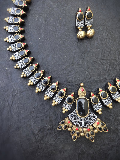 Indus Terracotta Dhivya — Grey & Gold Choker Set