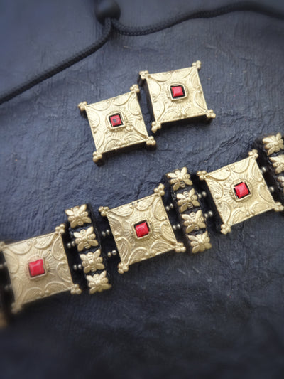 Indus Terracotta Jothi — White & Gold Choker Set