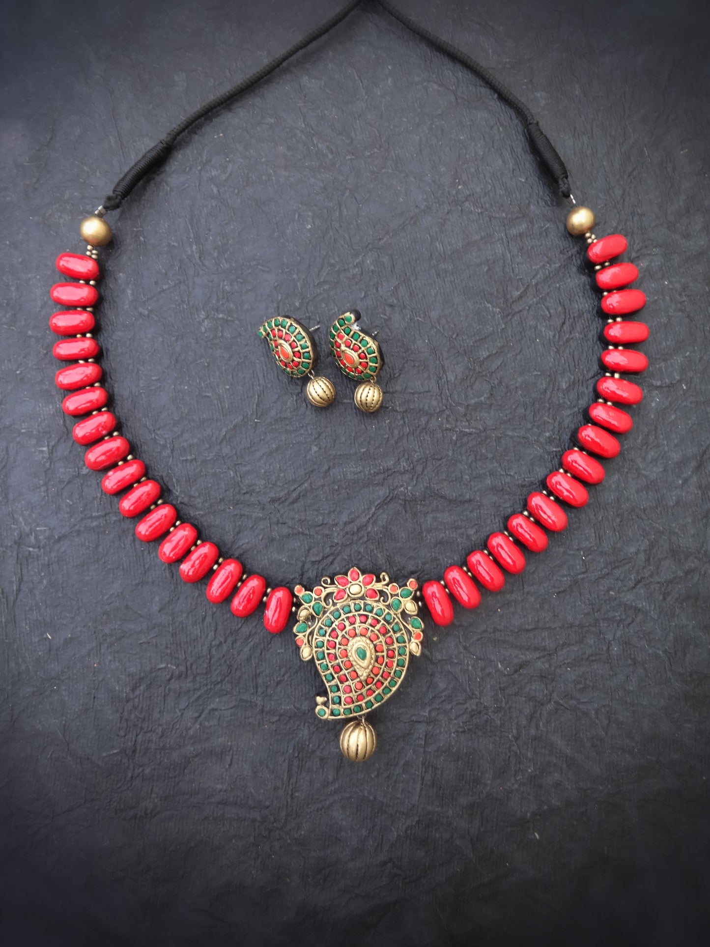 Indus Terracotta  pavai — red & Gold Necklace Set