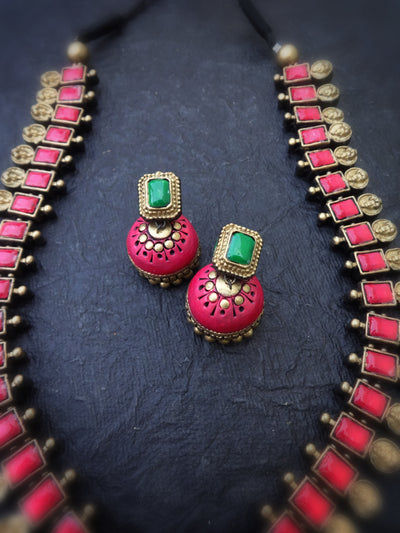Indus Terracotta Ilavenil — Pink & Gold Choker Set