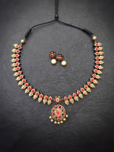 Indus Terracotta Rathna — Pink & Gold Necklace Set