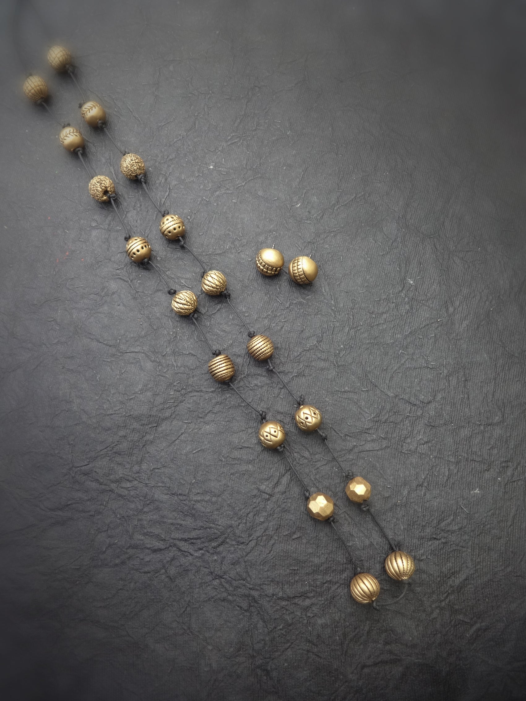 Indus Terracotta Poonguzhal— red & Gold Necklace Set