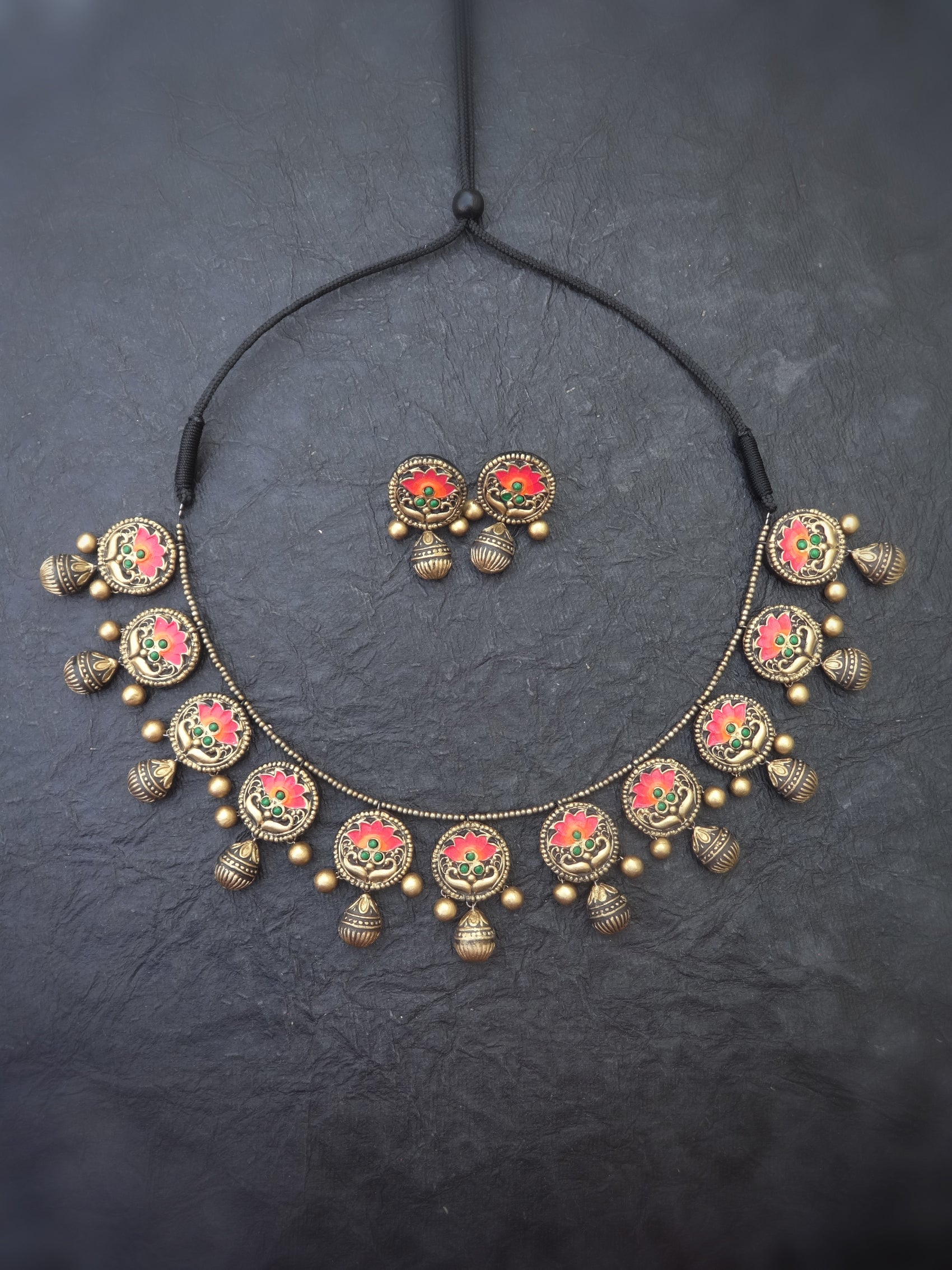 Handmade Terracotta Necklace Set – Nila Red & Gold